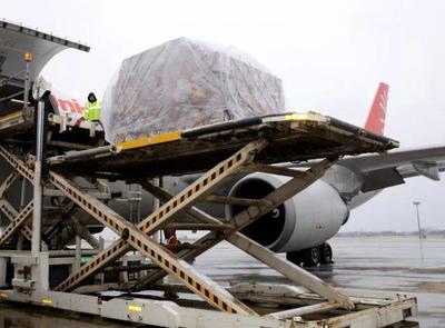 友和道通航空武汉至卢森堡货运航线首航 专业装卸保障助力中欧高效物流